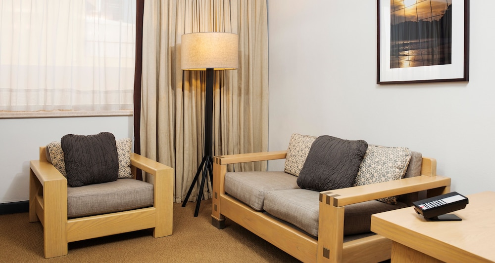 Junior Suite, 1 King Bed - Photo 8