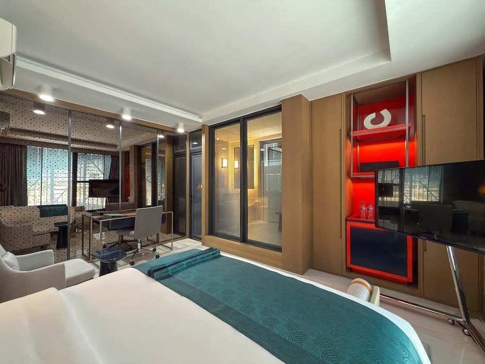 Premier Room