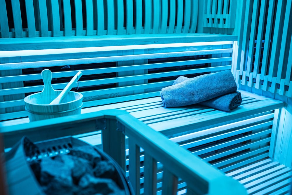 Deluxe Suite, Hot Tub - Photo 27