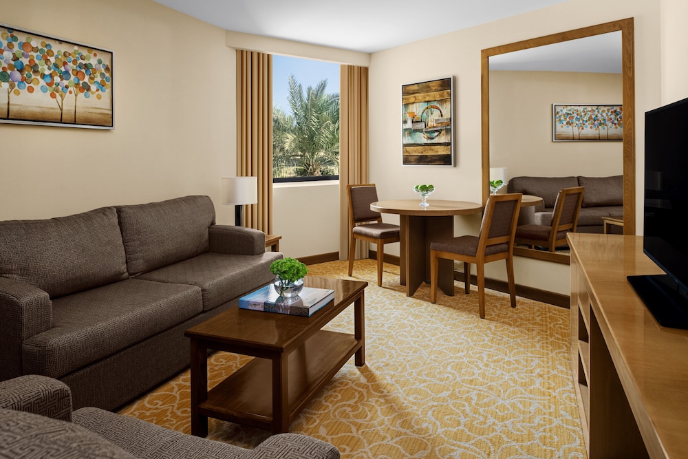 Suite, 1 Bedroom - Photo 7