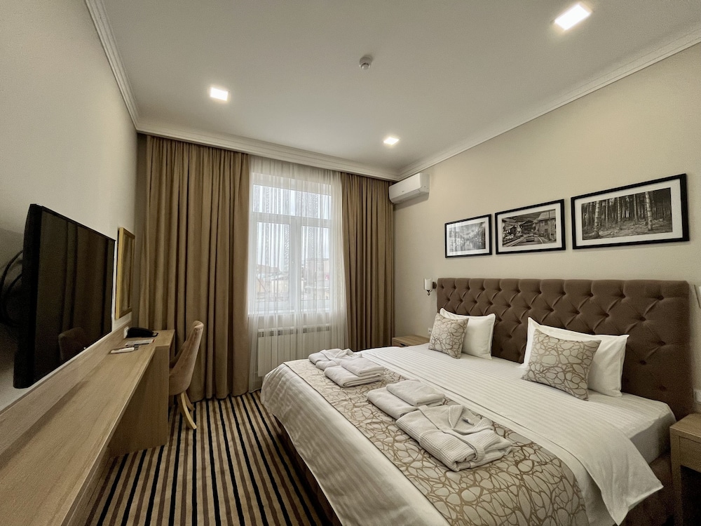 Deluxe Double Room - Photo 23