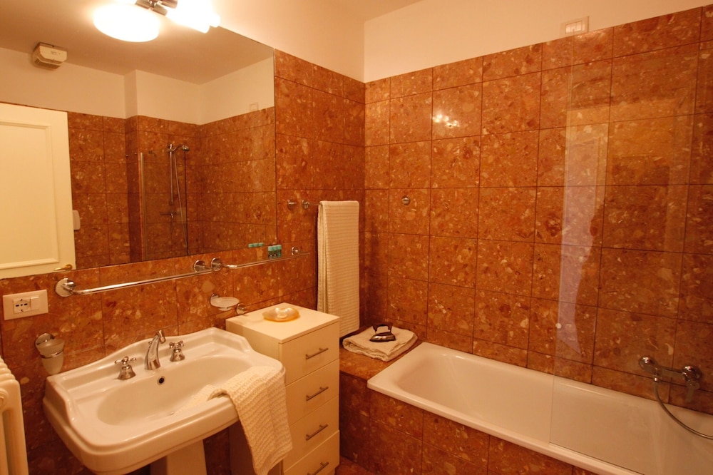 Apartment, 1 Bedroom, Canal View photo 3