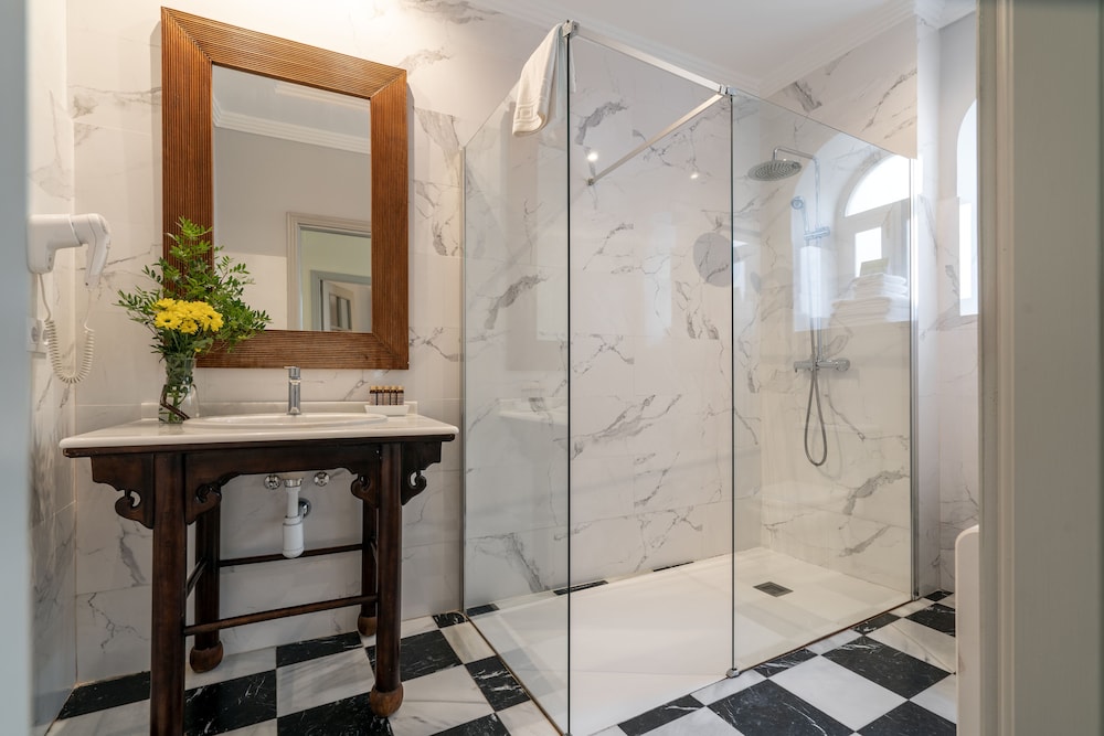 Premium Suite, 1 Bedroom, Private Bathroom - Photo 14