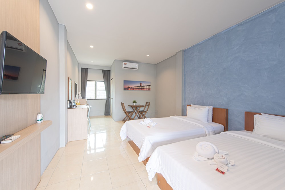 Economy Twin Room, Garden View