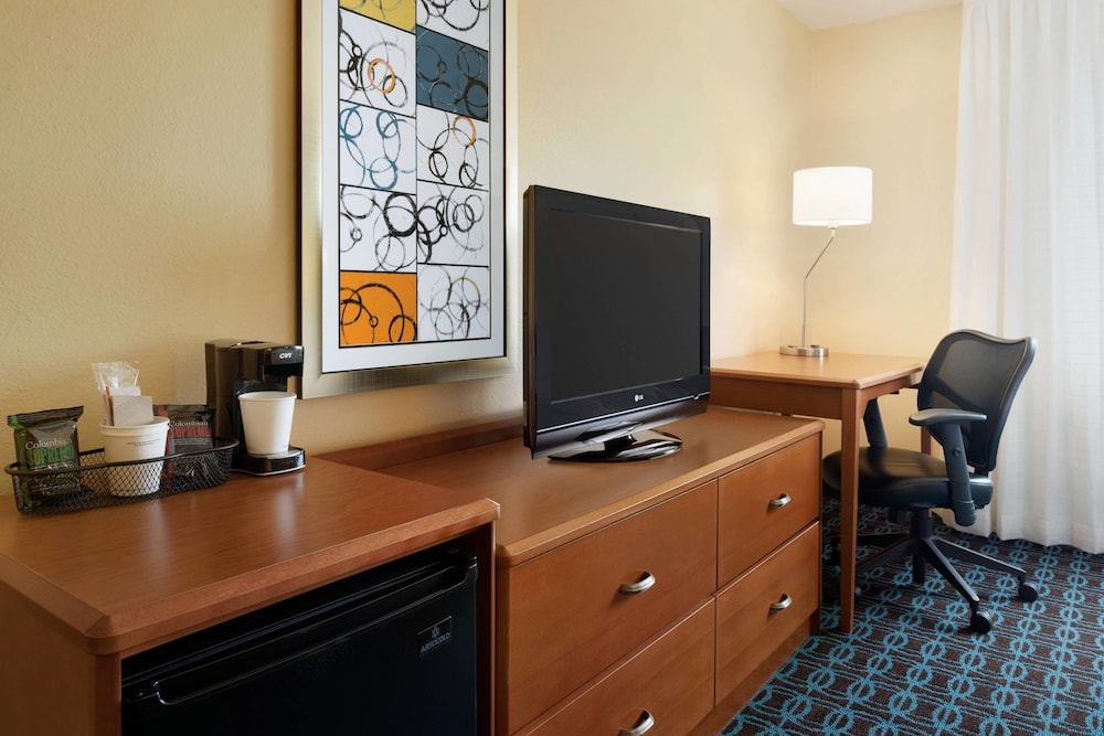 Executive Suite, 1 King Bed with Sofa bed photo 3