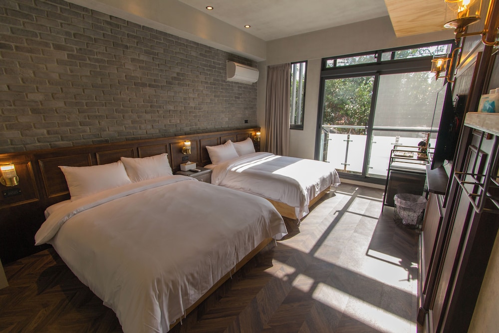 Quadruple Room, 2 Double Beds, Refrigerator