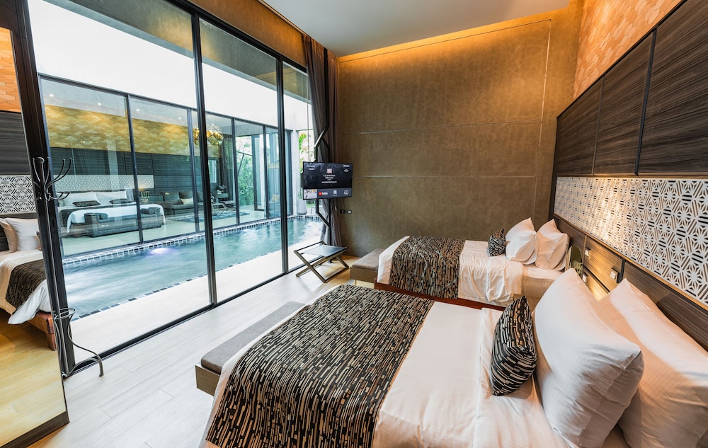 3-Bedroom Villa Suite - Photo 8
