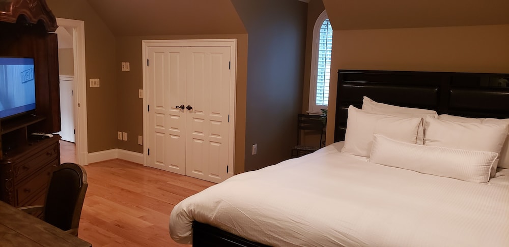 Plaza Room photo 3