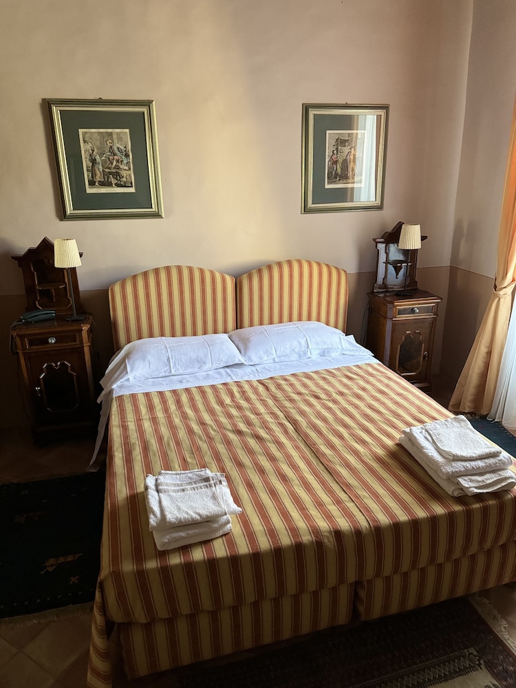 Comfort Double or Twin Room, Non Smoking, Courtyard View