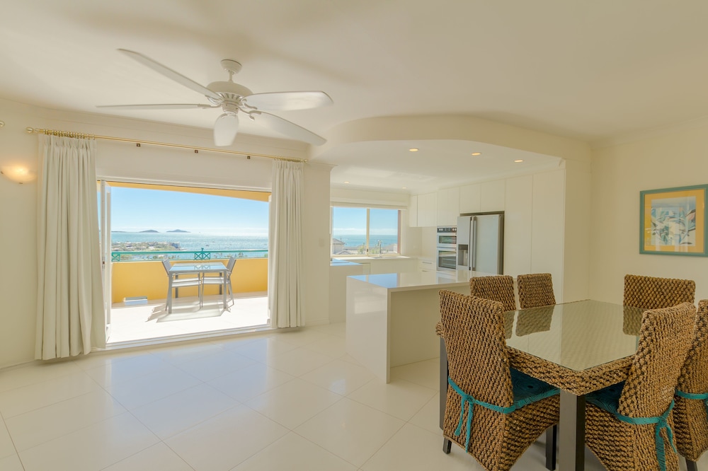 Three Bedroom Penthouse Ocean View Apartment photo 1
