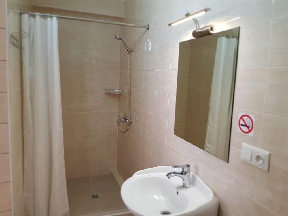 Premium Room, 1 King Bed photo 2