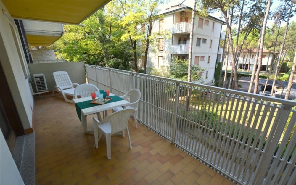 Studio, 1 Bedroom, Balcony