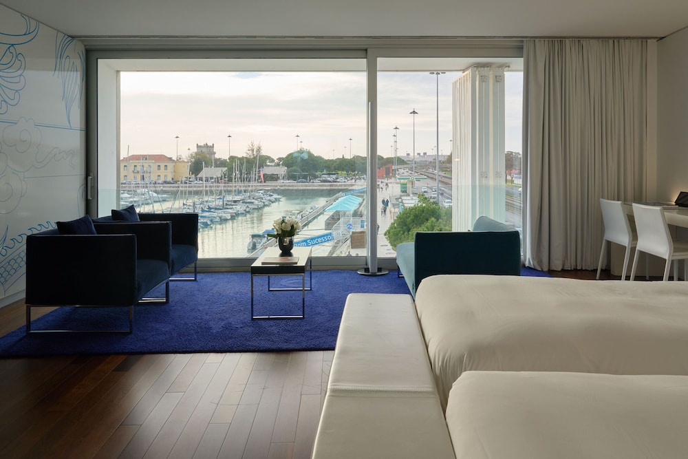 Deluxe Room, Marina View - Photo 3
