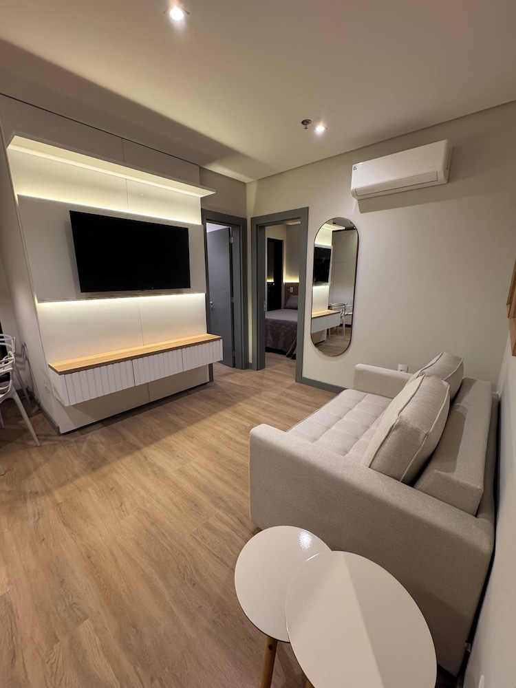 Comfort Quadruple Room, Canal View