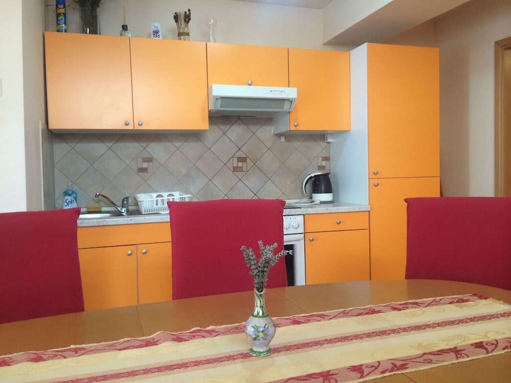 Basic Apartment photo 2
