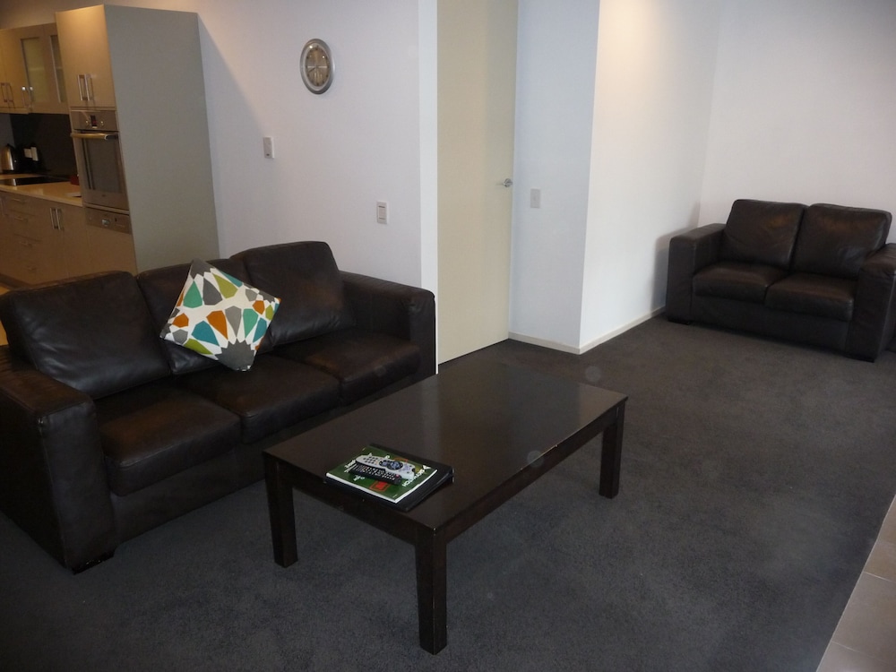 1 Bedroom Apartment, Non Smoking, Kitchen (Waterfront) photo 3