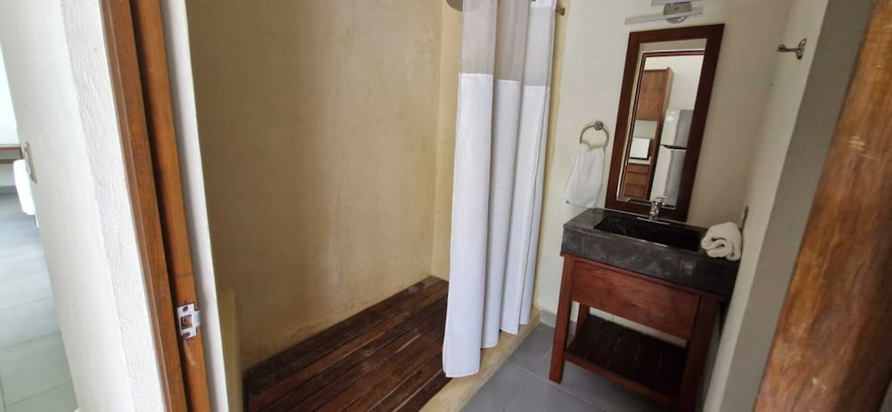 Deluxe Suite, Pool View photo 3