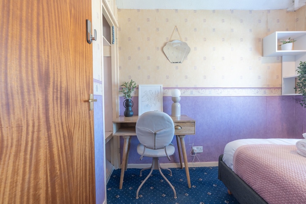 Basic Double Room photo 3