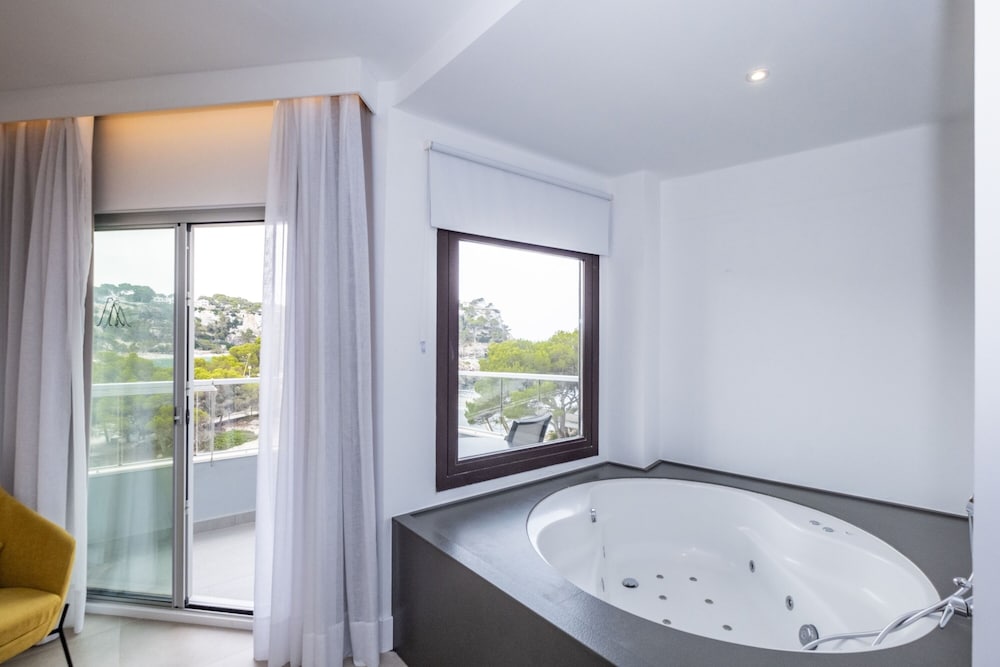 Premium Double Room, Hot Tub, Sea View photo 2
