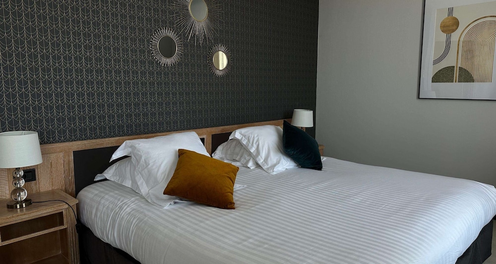 Comfort Room, 1 King Bed, Non Smoking - Photo 10