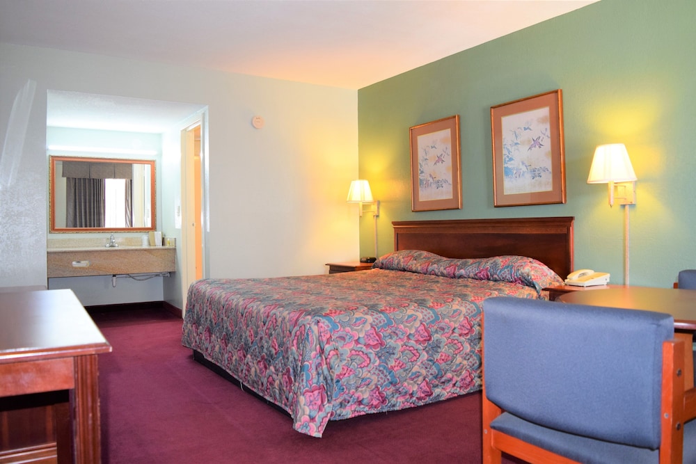 Standard Room, 1 King Bed - Photo 1