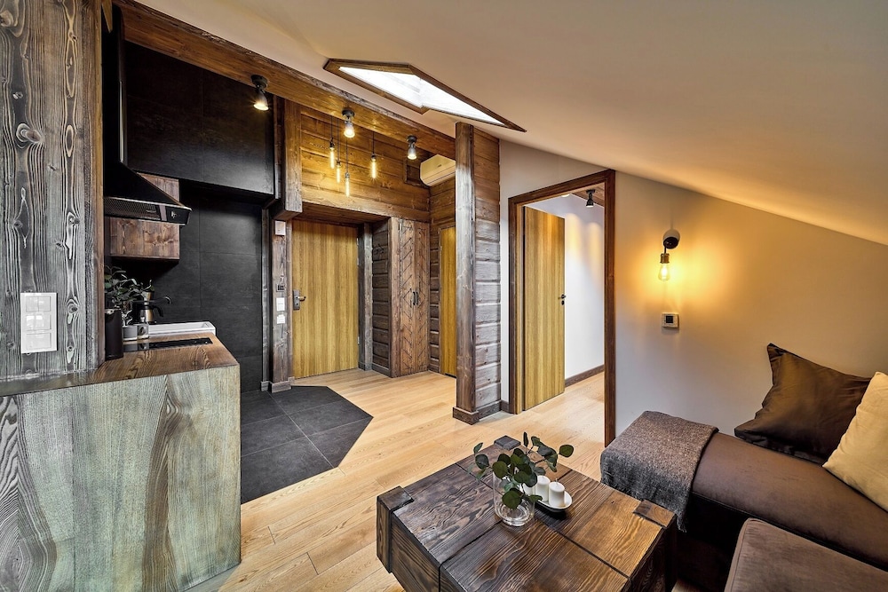 Deluxe Apartment (504 without SPA, no Pool access)