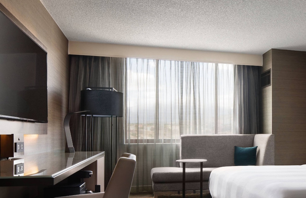 Executive Room, 1 King Bed - Photo 4