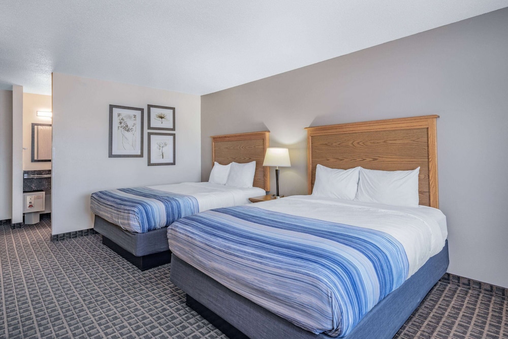 Room, 2 Queen Beds, Non Smoking - Photo 2