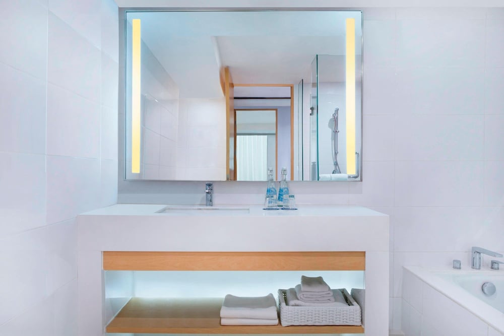 Suite, 1 Bedroom photo 2