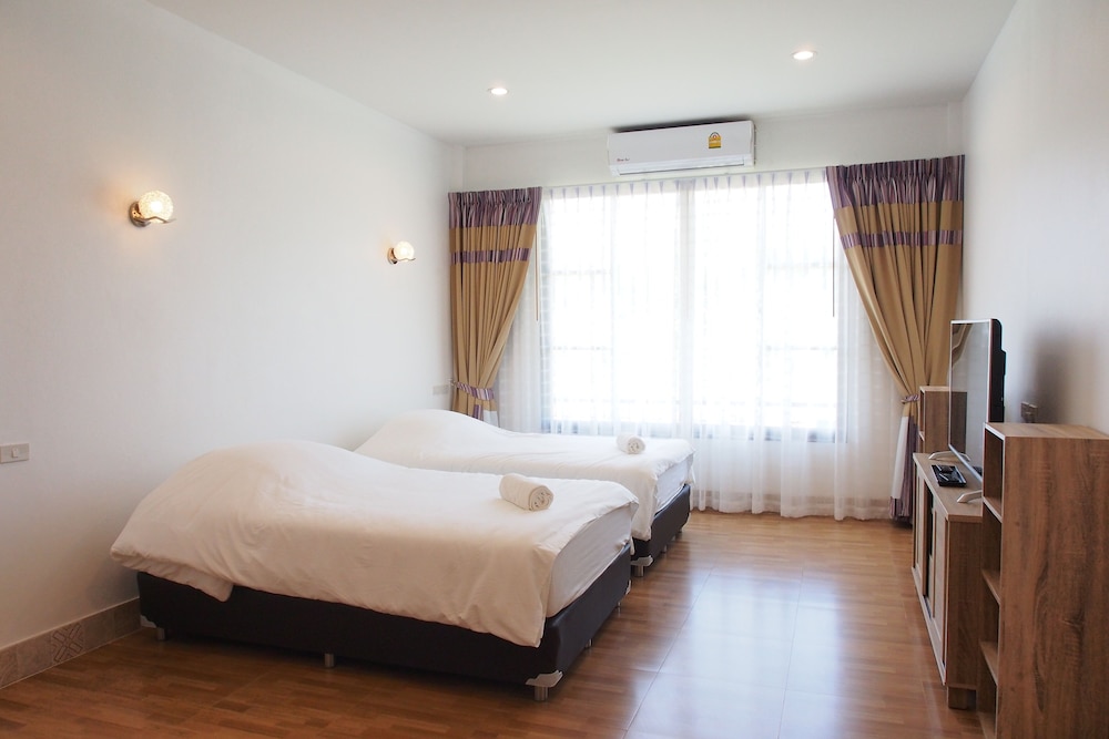 Deluxe A Twin bed