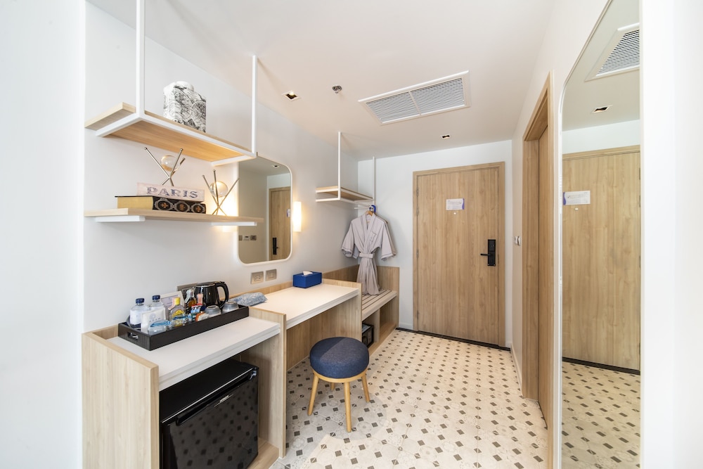 Deluxe Double Room, City View