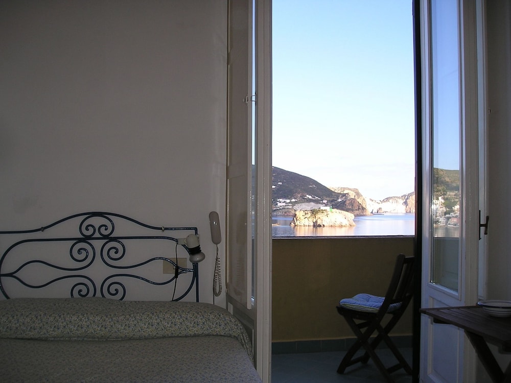 Single Room, Sea View photo 1