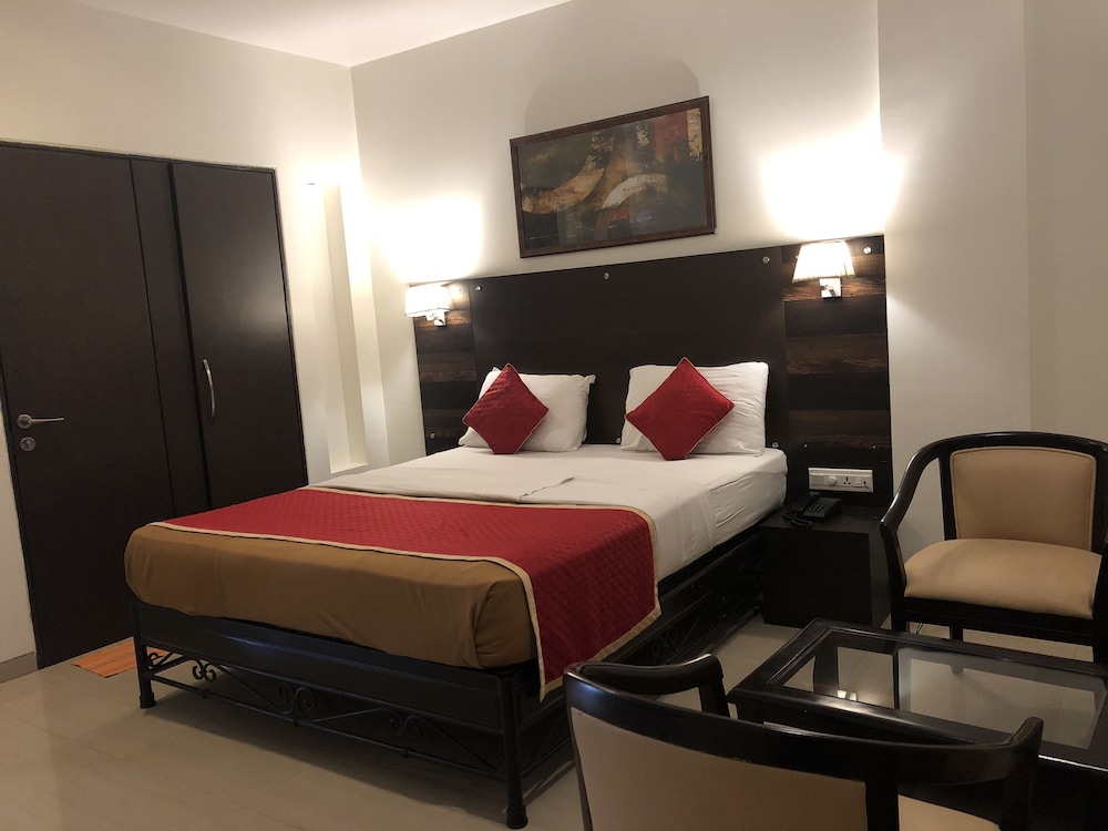 Deluxe Double Room, 1 Queen Bed, City View photo 1