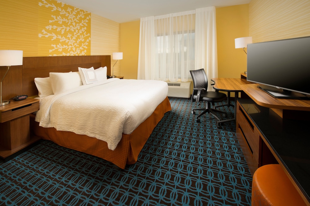 Room, 1 King Bed (Mobility/Hearing Accessible, Tub)