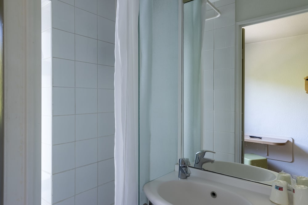 Twin Room, Non Smoking photo 2