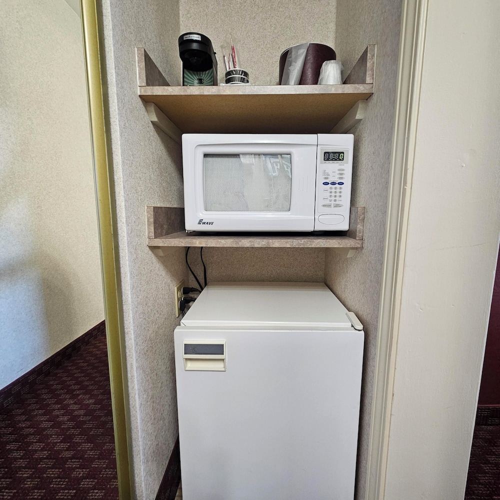 Two Queen Bed Motel Unit photo 2