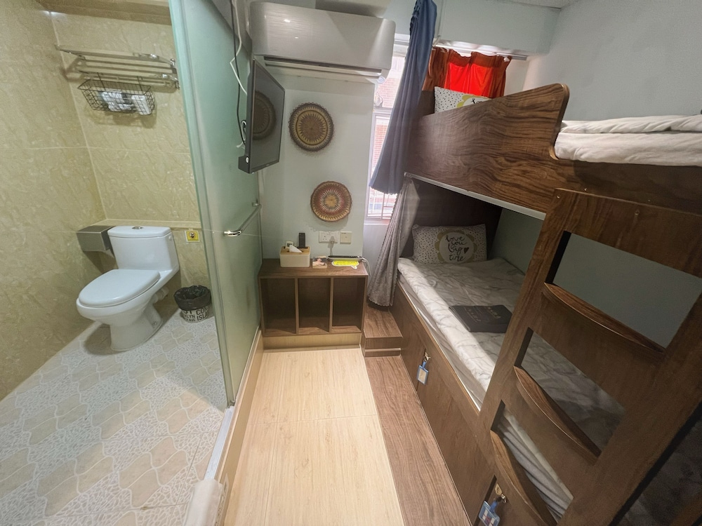 Economy Twin Room, 1 Bedroom, City View, Beachfront photo 2