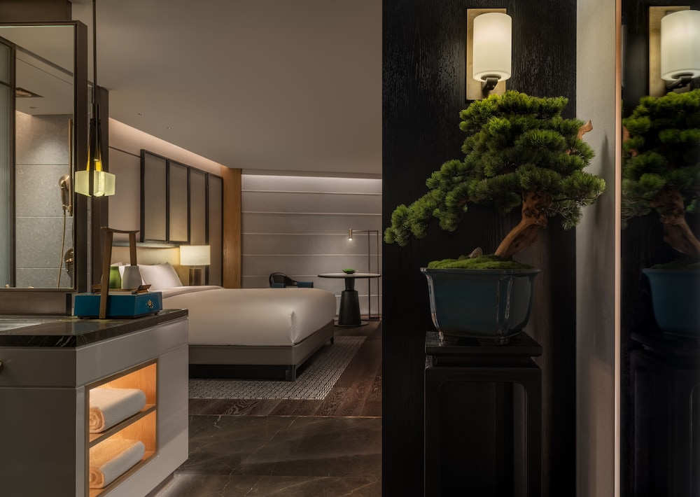 Empark City View King Room photo 2