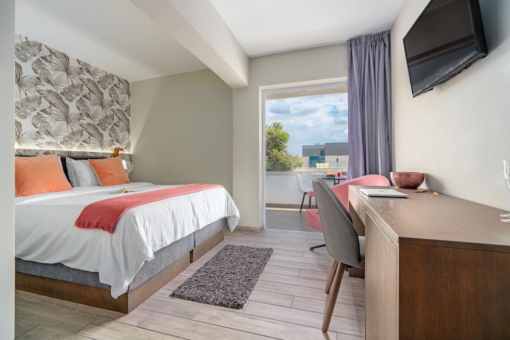 Superior Double Room, Partial Sea View