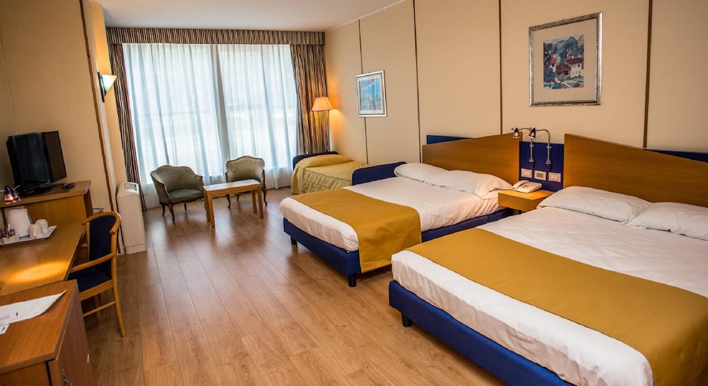 Deluxe Double or Twin Room photo 3