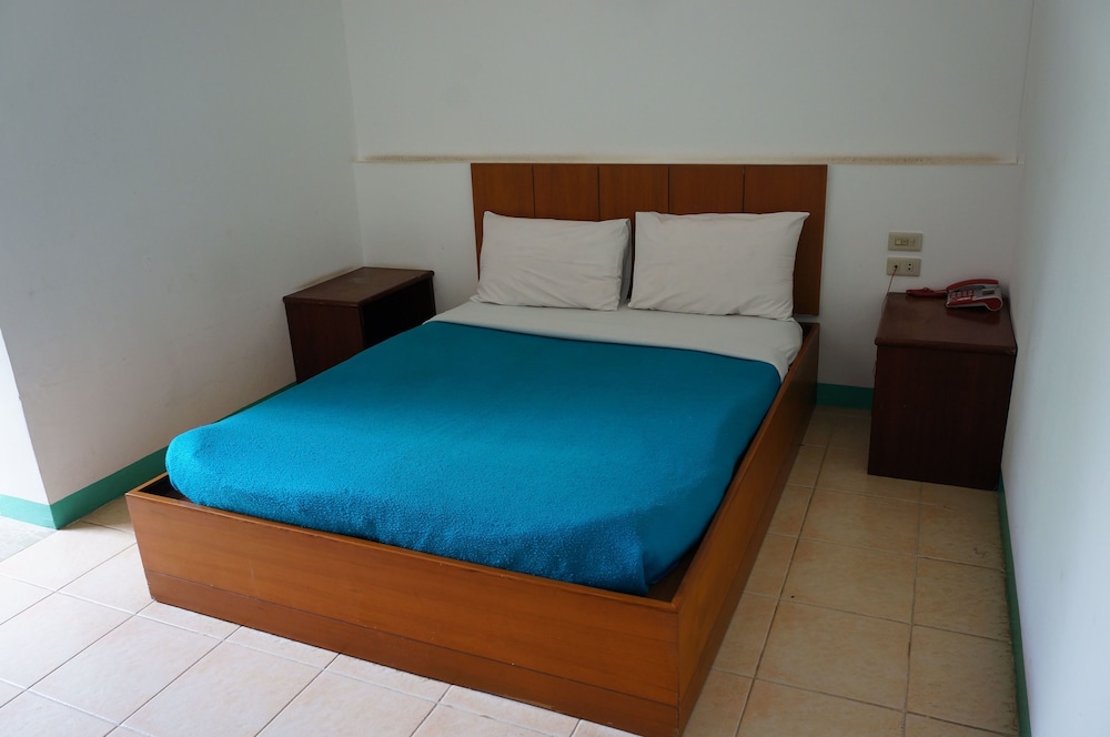 Standard Single Room, 1 Queen Bed photo 2