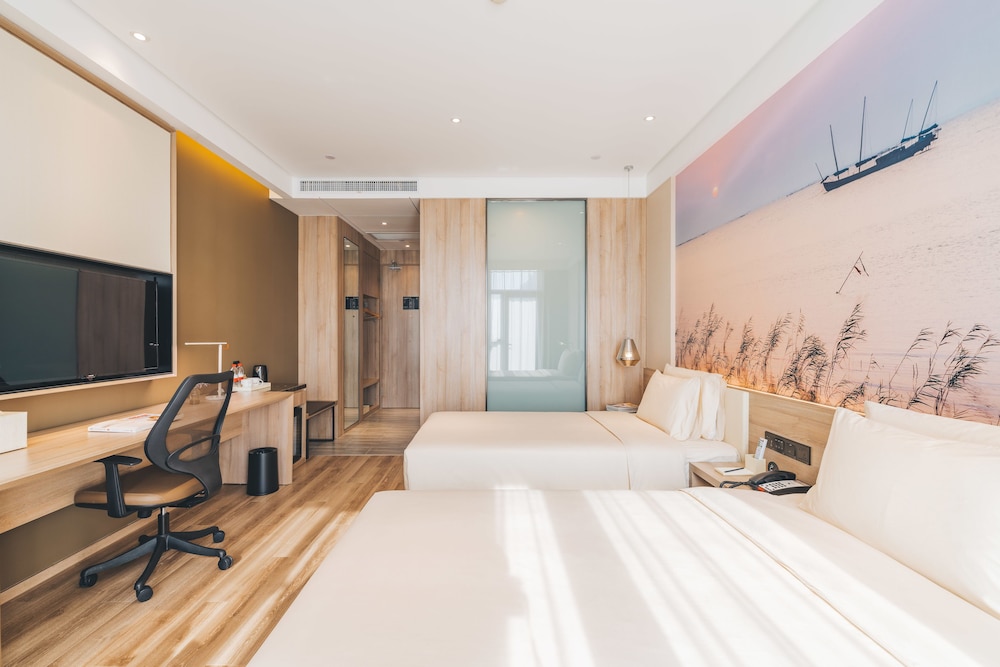 Room - Photo 7