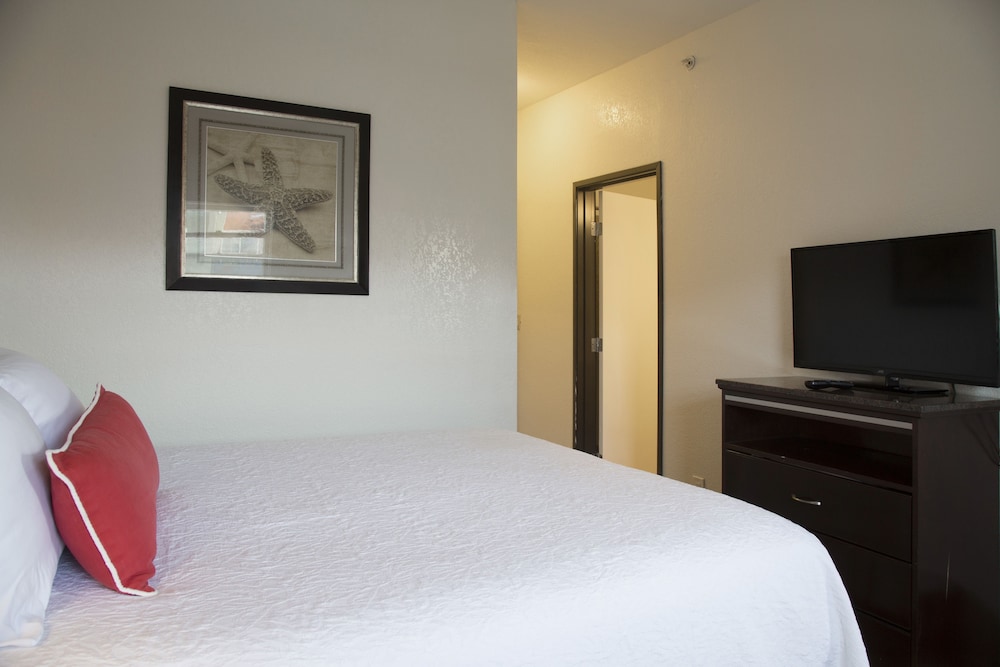 Standard Room, 1 Queen Bed - Photo 5