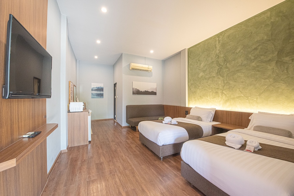 Suite, 2 Twin Beds, Garden View