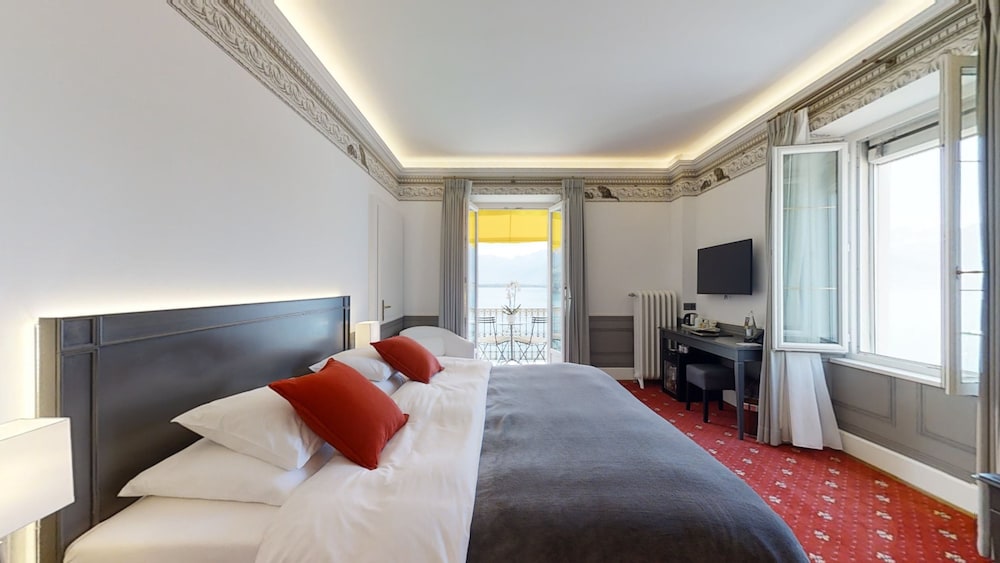 Superior Deluxe Double Room, 2 Twin Beds, Lake View with Balcony