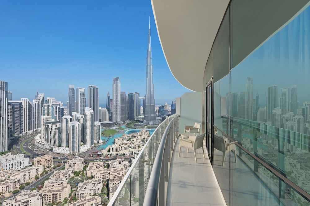 Deluxe Suite, 3 Bedrooms (Burj Khalifa View) photo 1
