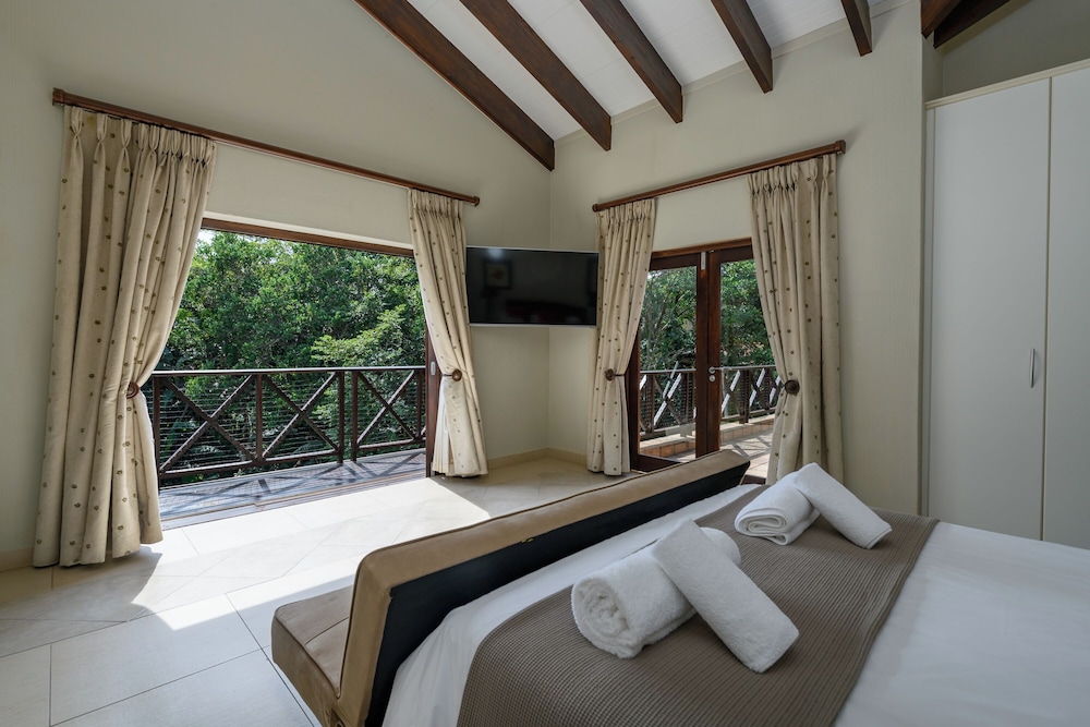 Luxury Villa, 4 Bedrooms photo 3