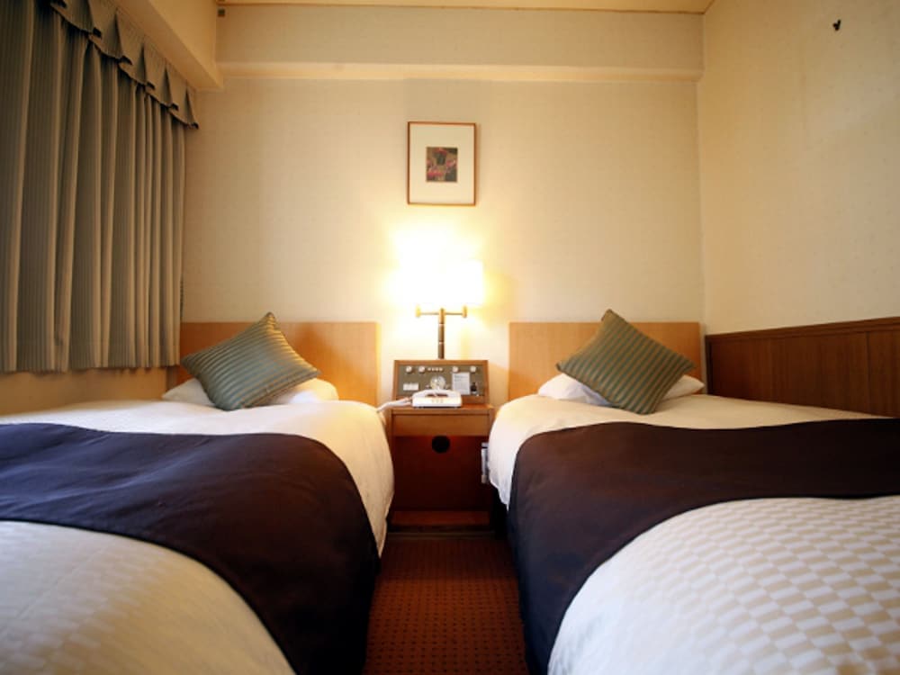 Twin Room, Smoking photo 2