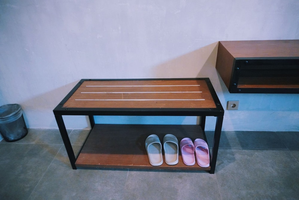 Business Room, 1 Queen Bed, Non Smoking - Photo 9