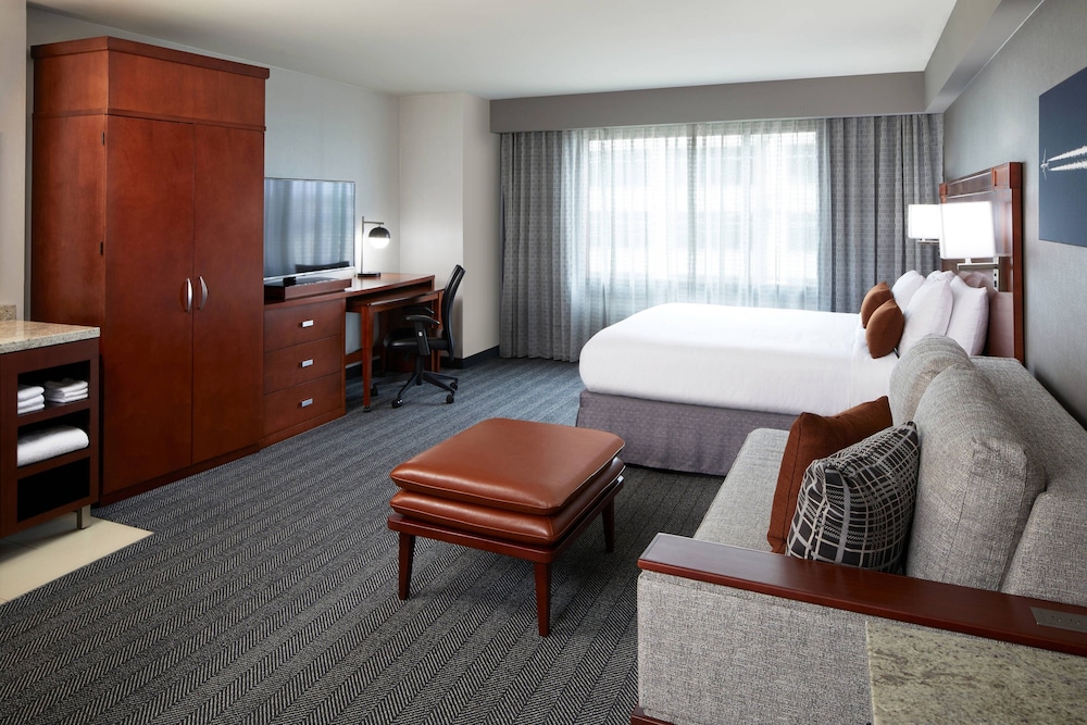 Executive Room, 1 King Bed with Sofa bed